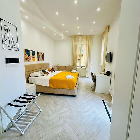 Hotel Flo' à Naples Extérieur photo